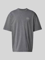 Oversized T-Shirt mit Label-Print Modell 'SYMEN' von Pegador - 17