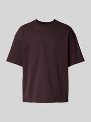 Boxy Fit T-Shirt mit Rundhalsausschnitt von Weekday - 9