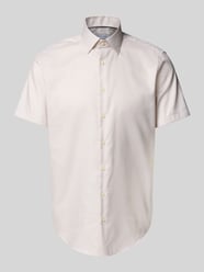 Regular Fit Business-Hemd mit Knopfleiste von Christian Berg Men Beige - 8