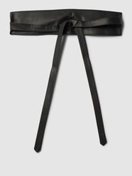 Strikceintuur van leer met knoopdetail van More & More Zwart - 22