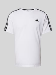 T-Shirt mit labeltypischen Streifen von Adidas Training Weiß - 12