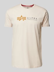T-Shirt mit Label-Print von Alpha Industries Beige - 18