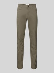 Spodnie o kroju regular fit z wpuszczanymi kieszeniami model ‘FABIO’ od Brax Zielony - 5