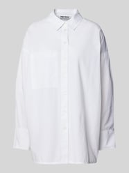 Bluzka koszulowa o kroju oversized z kieszenią na piersi od Review - 46