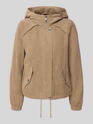 bluzon w kroju regular fit z fakturowanym wzorem model 'DEBRAZOA' od VERO MODA - 44