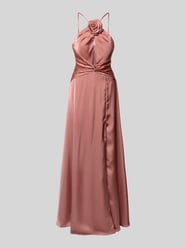 Abendkleid aus Satin mit Cut Out von LUXUAR FASHION Pink - 33