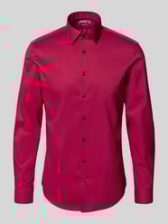 Koszula biznesowa o kroju slim fit z kołnierzykiem typu kent od Jake*s - 26