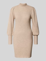 Strickkleid mit hochgeschlossenem Ausschnitt von ONLY Beige - 1