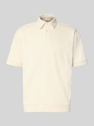 Koszulka polo o kroju oversized z kołnierzykiem polo i detalem z logo od Lindbergh - 47