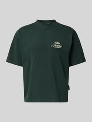 T-shirt z naszywanymi detalami z logo i okrągłym dekoltem od PROHIBITED - 30