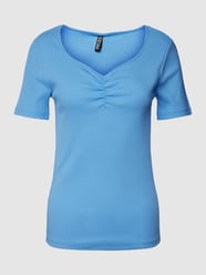 T-shirt met hartvormige hals, model 'TANIA' van Pieces Blauw / turquoise - 28