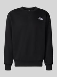 Bluza o kroju relaxed fit z wyhaftowanym logo model „ESSENTIAL” od The North Face - 8