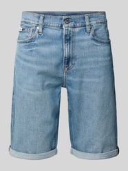 Szorty jeansowe o kroju slim fit z detalem z logo od Calvin Klein Jeans - 4