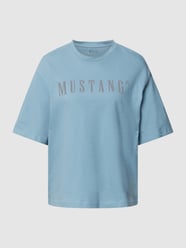 T-shirt z nadrukiem z logo model ‘Aline’ od Mustang Niebieski - 16