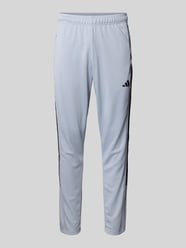 Slim Fit Sweatpants mit Logo-Print von adidas Training - 26