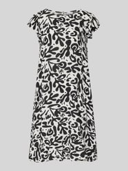 Sukienka letnia o kroju regular fit z czystej wiskozy model 'BARRI' od PIECES - 35