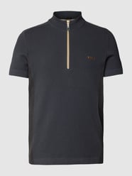 Koszulka polo z zamkiem błyskawicznym model ‘Zinos’ od BOSS Green Szary - 28