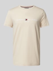 T-Shirt mit Label-Print von Tommy Hilfiger Beige - 25