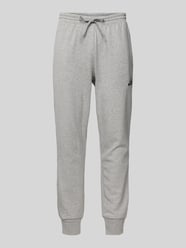 Relaxed Fit Sweatpants mit Logo-Stitching von adidas Sportswear - 31