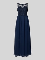 Abendkleid mit Ziersteinen und floralen Stickereien von Laona - 10