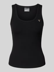 Top o kroju slim fit z mieszanki wiskozy model 'Colette' od GUESS Activewear - 2