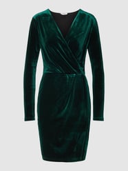 Kleid mit V-Ausschnitt Modell 'MADENA' von mbyM Grün - 27