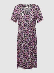 PLUS SIZE midi-jurk van viscose met bloemenmotief, model 'Tiri' van KAFFE Curve Zwart - 2