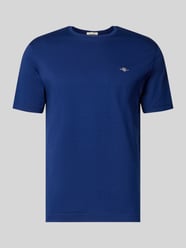 T-shirt o kroju regular fit z wyhaftowanym logo od GANT - 31