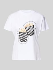 T-shirt o kroju regular fit z obszyciem ozdobnymi kamieniami model „Popcorn” od GUESS - 9