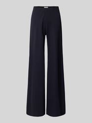 Spodnie materiałowe o kroju regular fit z elastycznym pasem model ‘KIMBERLY’ od SEDUCTIVE - 8