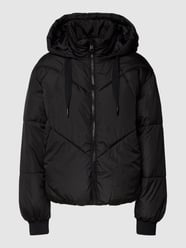 Cropped Steppjacke mit Reißverschlusstaschen von Vero Moda Outdoor Schwarz - 33
