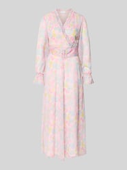 Maxikleid mit Gürtel und Rüschen Modell 'EMMA' von VILA Pink - 13