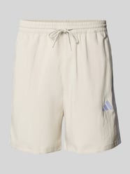 Szorty z wyhaftowanym logo i elastycznym pasem od adidas Sportswear - 13