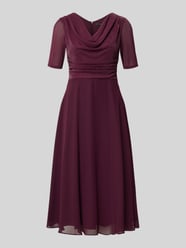 Sukienka koktajlowa fit and flare z lejącym dekoltem od Vera Mont - 20