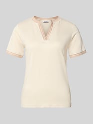 T-shirt z dekoltem w serek od MORE & MORE - 27