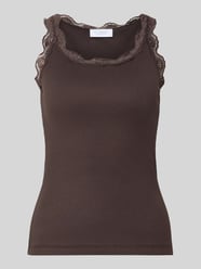 Slim Fit Top aus reiner Baumwolle mit Spitzenbesatz von Rich & Royal - 38