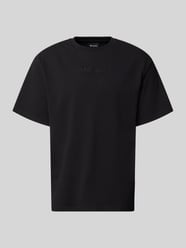 t-shirt o kroju relaxed fit z wyhaftowanym logo model 'Ikarus' od COLUCCI - 13