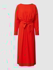 Midikleid mit Taillengürtel von Windsor Orange - 19