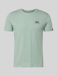 T-shirt z detalami z logo Model 'BASIC' od Alpha Industries - 12