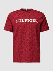 Regular Fit T-Shirt mit Logo-Muster von Tommy Hilfiger Rot - 38