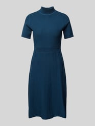 Knielanges Strickkleid mit Stehkragen von Zero Blau - 41