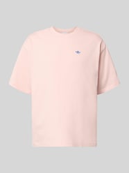 Relaxed Fit T-Shirt aus reiner Baumwolle Modell 'SUMMER GRAPHIC' von adidas Originals Pink - 2