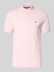 Koszulka polo o kroju regular fit z mieszanki bawełny od Tommy Hilfiger Fuksjowy - 16
