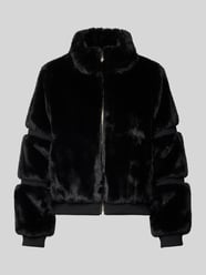 Kurtka z futerkiem typu teddy i prążkowanymi wykończeniami od GUESS - 1