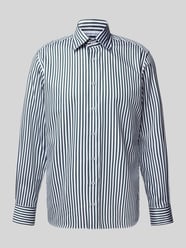 Koszula biznesowa o kroju modern fit z listwą guzikową od ETERNA - 43