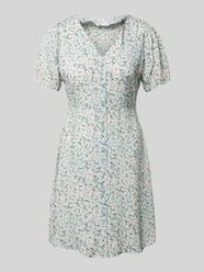 Hemdblusenkleid aus Viskose mit V-Ausschnitt Modell 'EVIDA' von Only Grün - 27