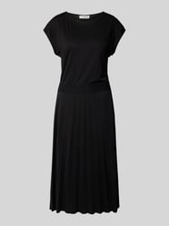 Tailliertes Jersey-Kleid mit elastischer Taille und plissiertem Rock von Marc O'Polo - 17