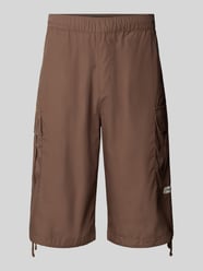 Bermudy o kroju relaxed fit z kieszeniami cargo model ‘Meeker’ od Pegador - 34