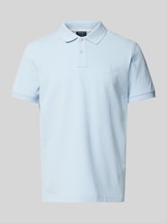 Regular Fit Poloshirt mit Label-Stitching von MCNEAL Blau - 24