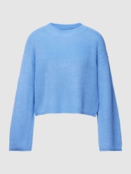 Sweter z dzianiny z prążkowanym, okrągłym dekoltem model ‘SAYLA’ od Vero Moda Niebieski - 16